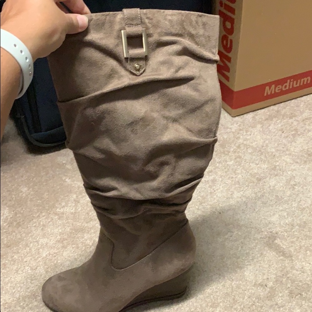 Beautiful Wedge to the Knee Boots!